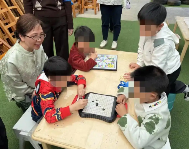 蓝丝带一片紫藤花一次温暖相遇交融教育不止于课堂